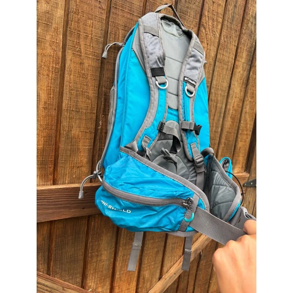 Columbia Titanium camelback